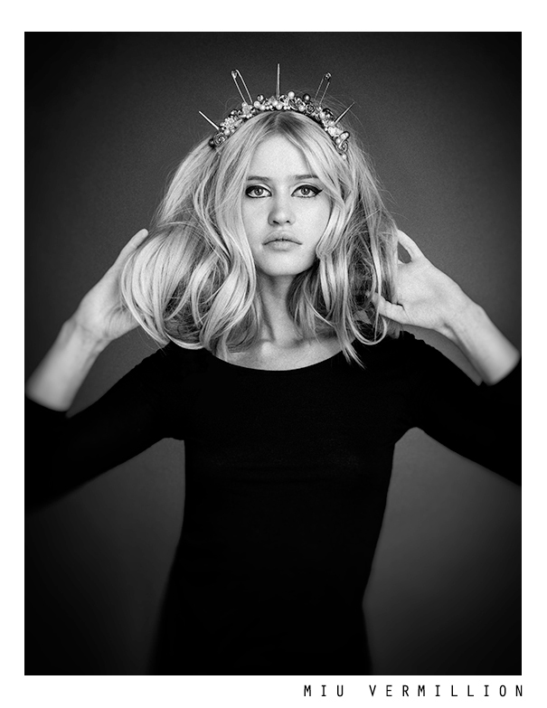 black and white dark fashion editorial by miu vermillion