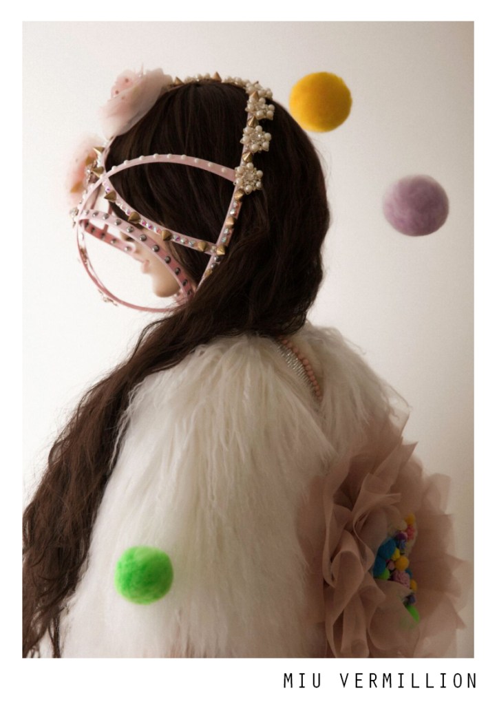 Plushchic Plastique 「プラスチック•プラスティック」 by Miu Vermillion for Lucy's Magazine