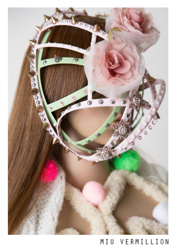 Plushchic Plastique 「プラスチック•プラスティック」 by Miu Vermillion for Lucy's Magazine