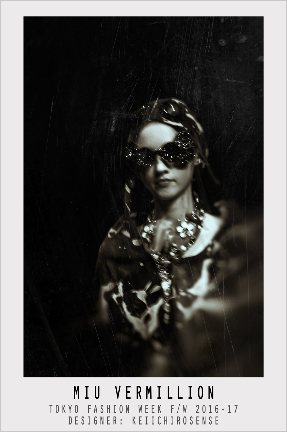 Miu Vermillion - Experimental Photography - Tokyo Fashion Week FW 2016-17 - Keiichirosense