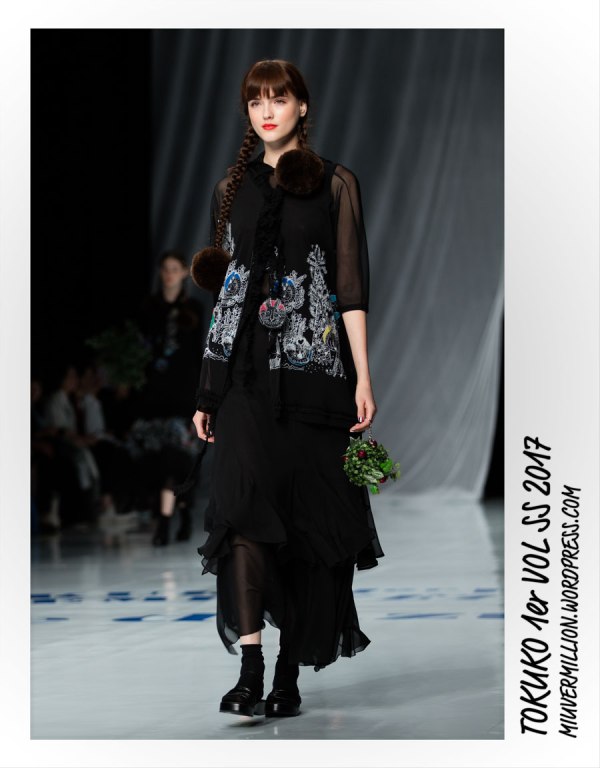Tokuko 1er Vol - SS 2017 - Amazon Fashion Week Tokyo | Photographed by Miu Vermillion