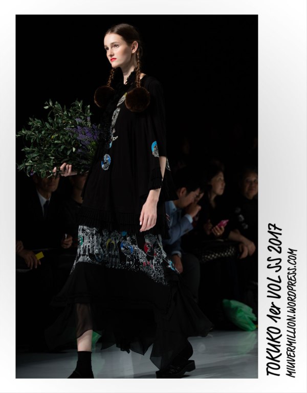 Tokuko 1er Vol - SS 2017 - Amazon Fashion Week Tokyo | Photographed by Miu Vermillion