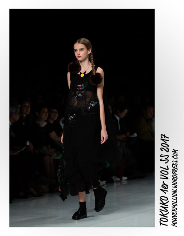 Tokuko 1er Vol - SS 2017 - Amazon Fashion Week Tokyo | Photographed by Miu Vermillion