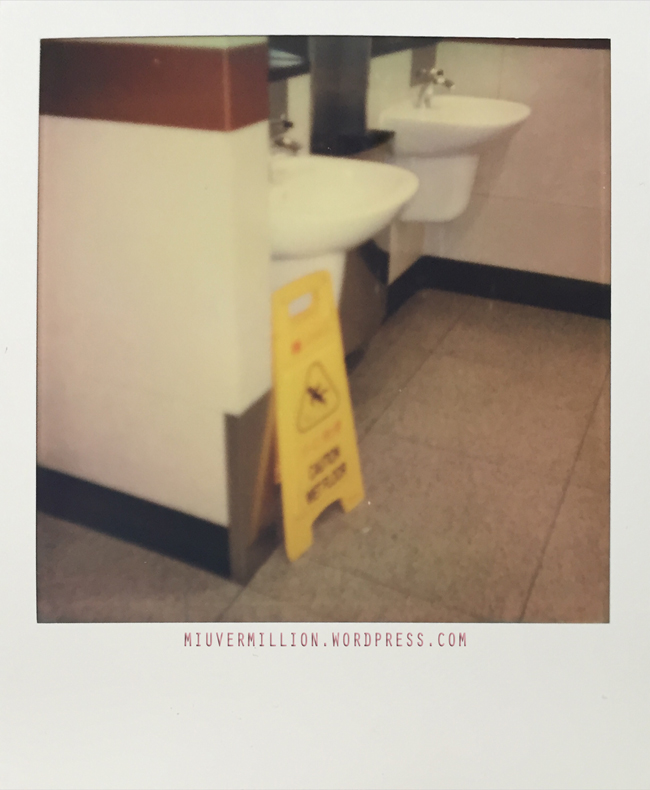 miu-vermillion_3am_at_the_airport_impossible-project-i-1-camera_600-film_002