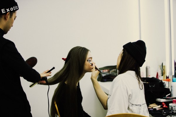 Behind the Scenes - in the makeup chair | Shunsuke Meguro, Sofia Steinberg, Shino Ariizumi | via miu vermillion photography blog
