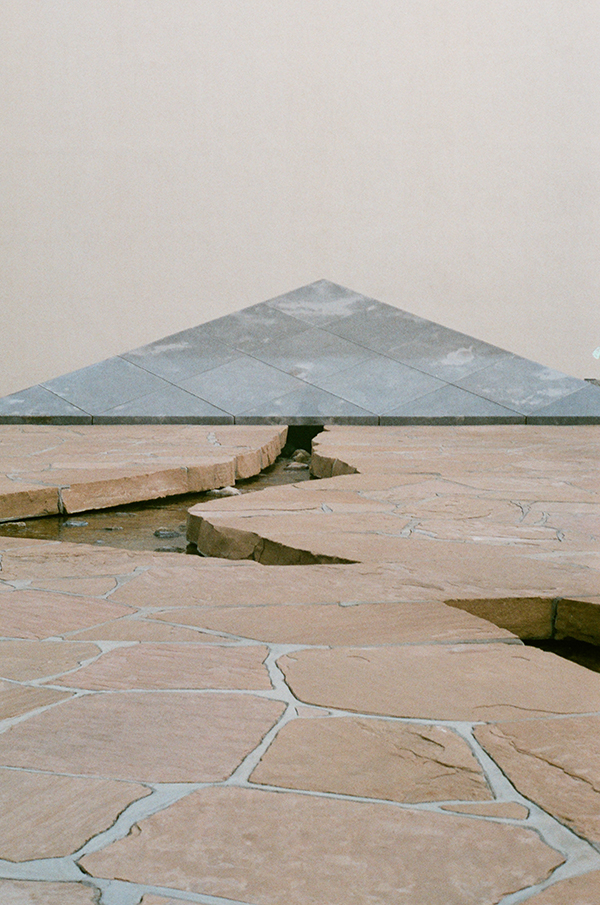 Agfa Vista Plus 400 + Zenit 412LS // Noguchi Garden - via Miu Vermillion Photography Blog`