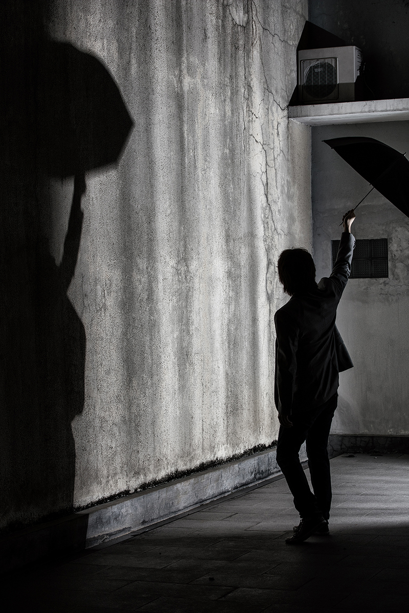 night photography - profoto b1 hard light via miu vermillion photography blog